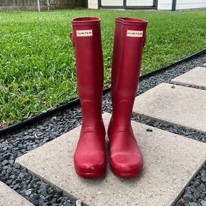 HUNTER Women's Original Tall Rain Boots “Military Red”